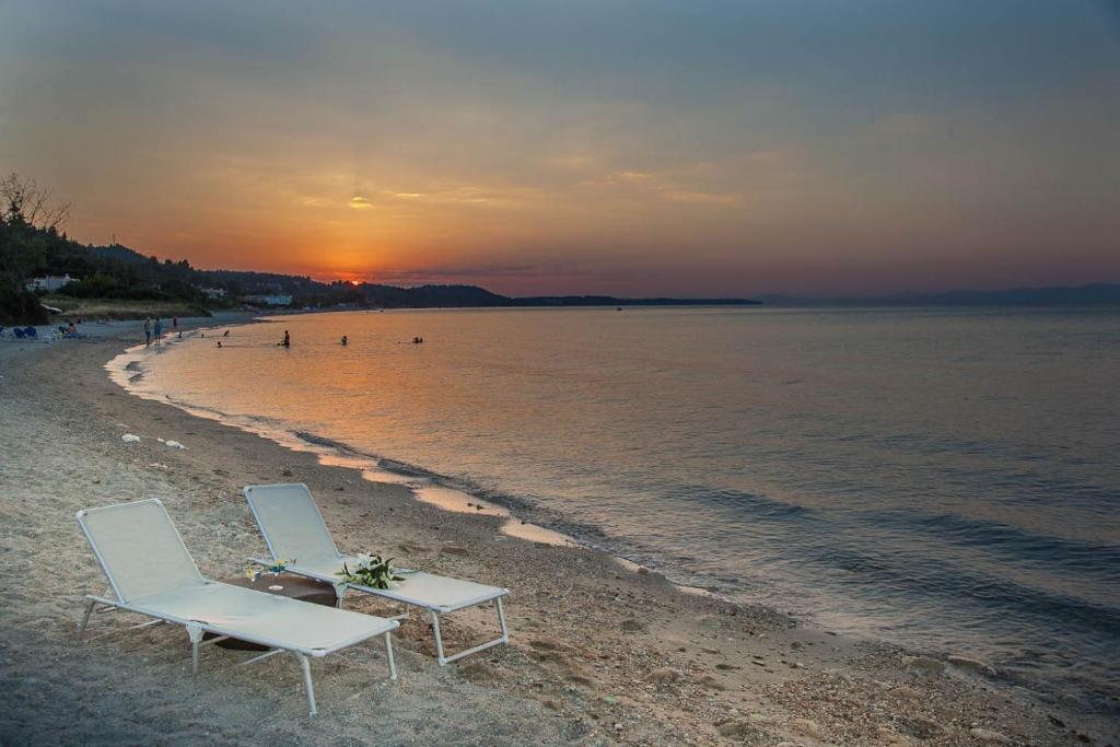 Sun Residence Exclusive Seaside Suites Polychrono Extérieur photo