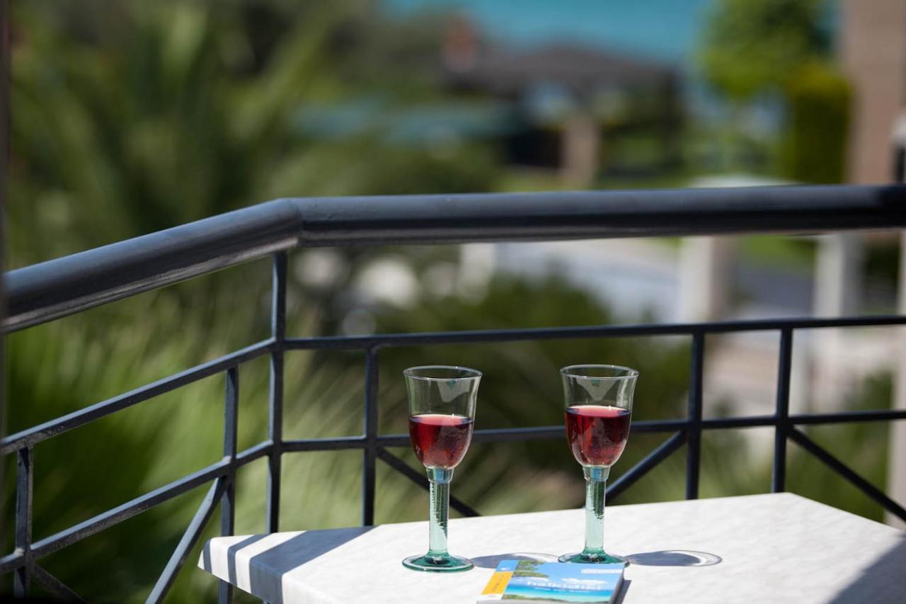 Sun Residence Exclusive Seaside Suites Polychrono Extérieur photo